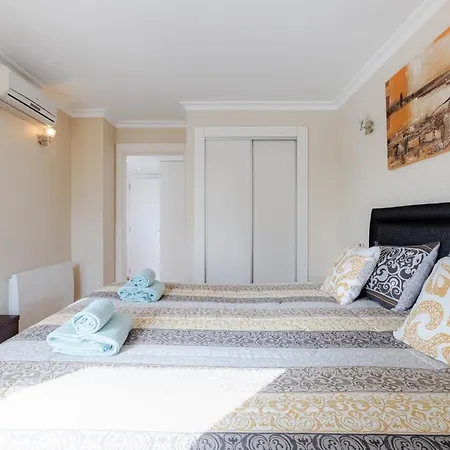 Vilasol - Captain's Wonderful Retreat For 4 With Ac Facing The Gardens Quarteira