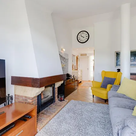 Vilasol - Captain's Wonderful Retreat For 4 With Ac Facing The Gardens Quarteira