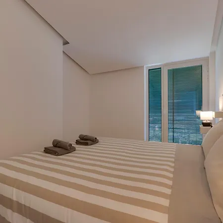 Vilasol - Captain's Wonderful Retreat For 4 With Ac Facing The Gardens *