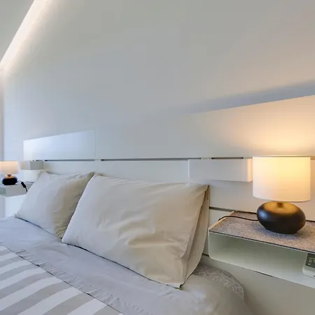 Apartment Vilasol - Captain's Wonderful Retreat For 4 With Ac Facing The Gardens *
