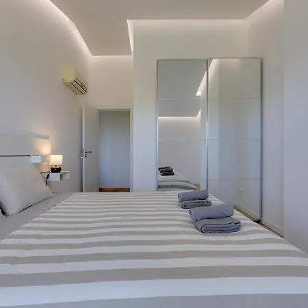 Vilasol - Captain's Wonderful Retreat For 4 With Ac Facing The Gardens Apartment Quarteira